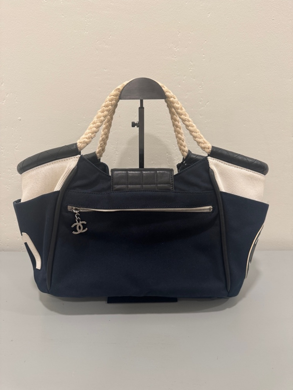 CHANEL Cruise Rope Cabas Tote with Turn-Lock - Picture 5 of 9